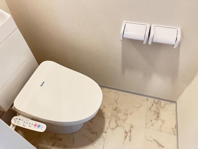 物件内観写真4　(トイレ)