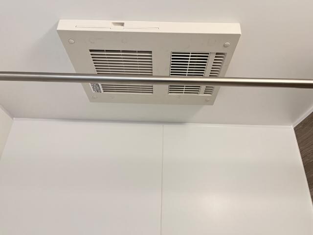 物件内観写真11　(浴室乾燥機)
