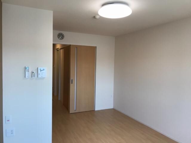 物件内観写真15　(洋室)