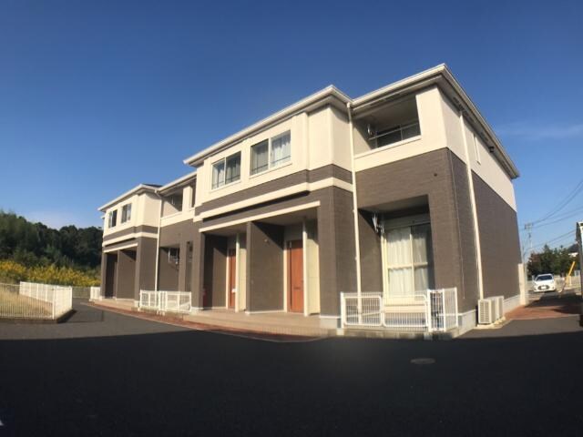 物件外観写真1　(外観写真（昼）)