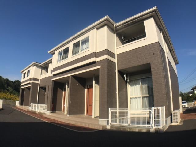 物件外観写真2　(外観写真（昼）)