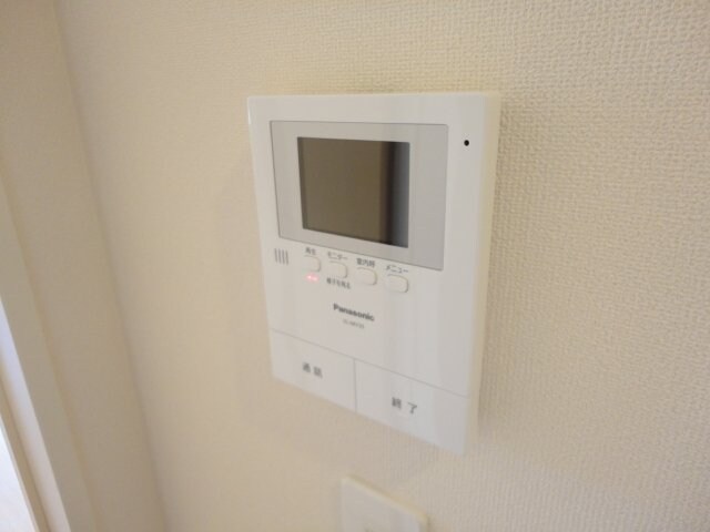 物件内観写真13　(カメラ付インターホン)
