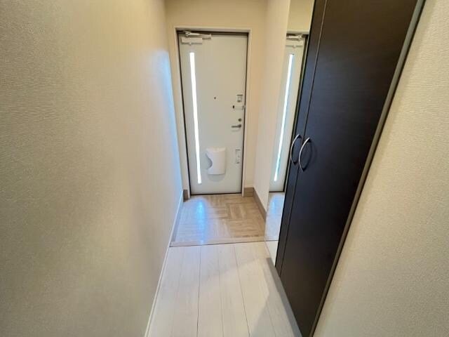 物件内観写真9　(玄関)