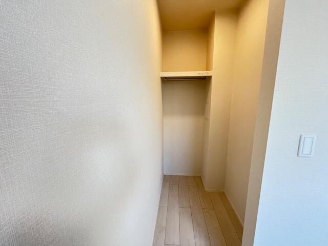 物件内観写真13　(ウォークインクローゼット)