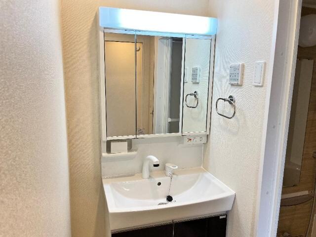 物件内観写真4　(洗面)