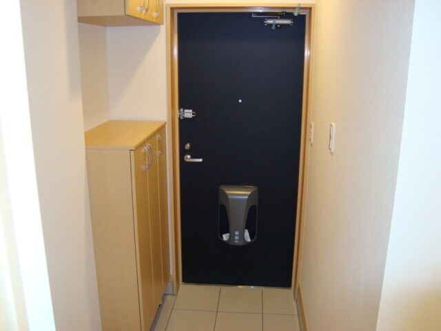 物件内観写真9　(玄関)