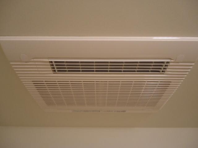 物件内観写真13　(浴室乾燥機)