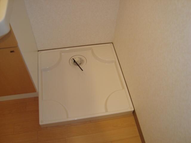 物件内観写真15　(洗濯機置場)