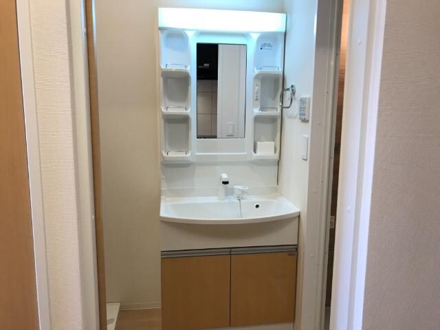 物件内観写真13　(洗髪洗面化粧台)