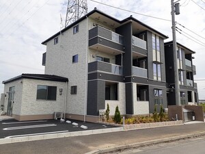 ラ・ヴァール外観写真