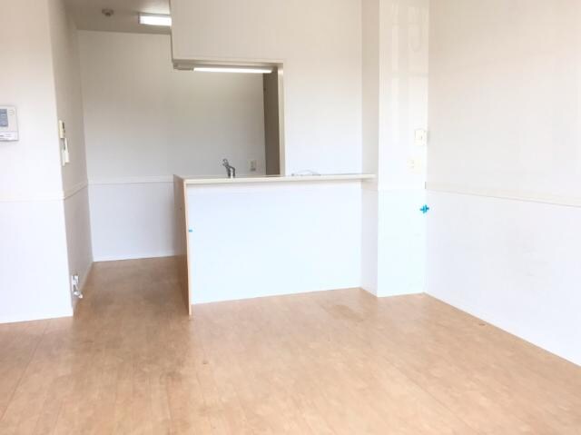 物件内観写真6　(リビング)