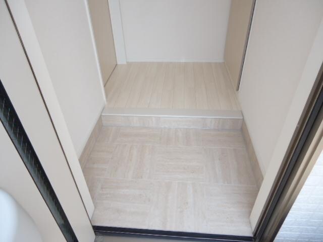 物件内観写真9　(玄関)