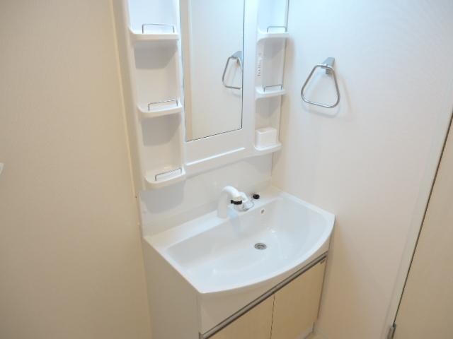 物件内観写真13　(洗髪洗面化粧台)