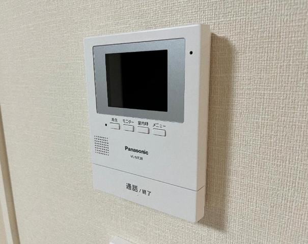 物件内観写真13　(カメラ付インターホン)