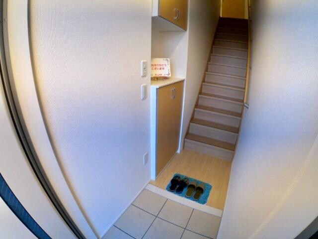 物件内観写真9　(玄関)