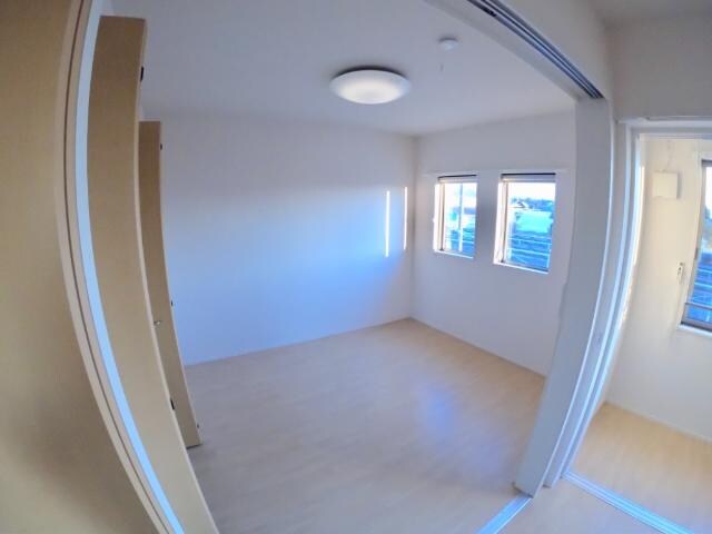 物件内観写真18　(洋室)