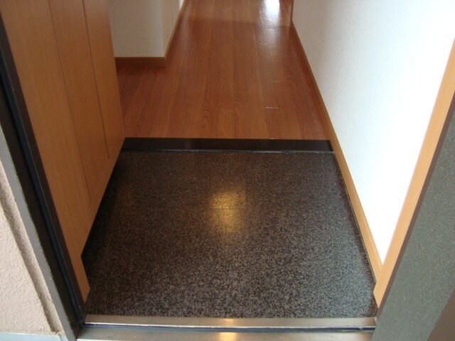 物件内観写真9　(玄関)