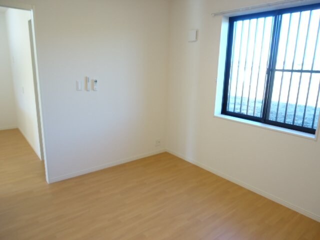 物件内観写真13　(北側洋室)