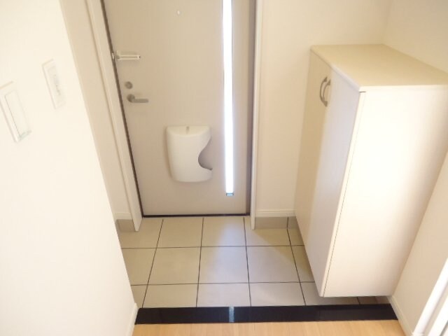物件内観写真15　(玄関)