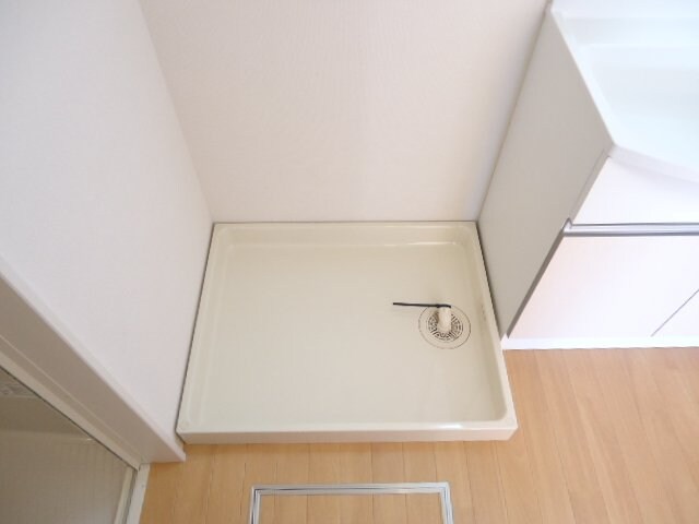 物件内観写真16　(洗濯機置場)