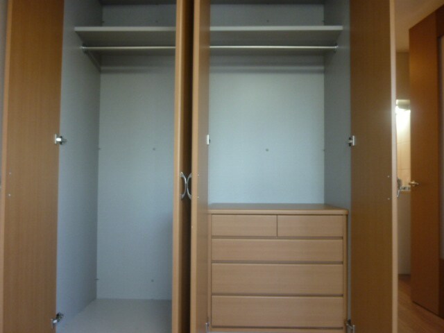 物件内観写真4　(クローゼット)