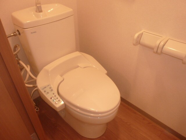 トイレ(シャワー付トイレ)