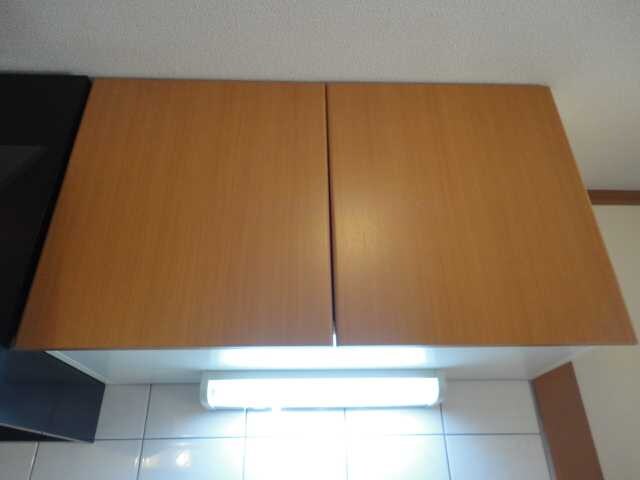 物件内観写真17　(キッチン収納)