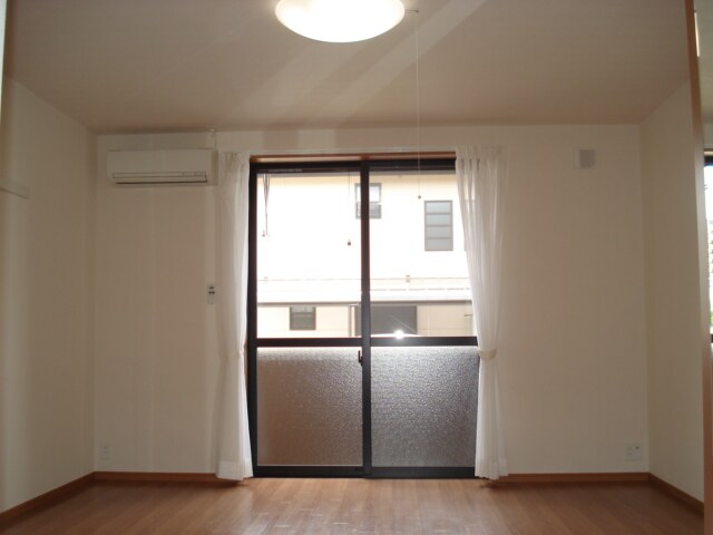 物件内観写真16　(洋室)