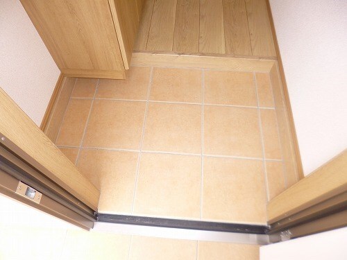 物件内観写真9　(玄関)