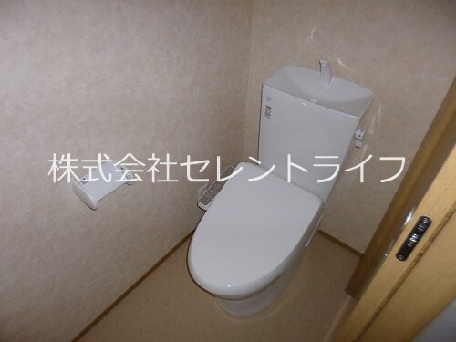 物件内観写真12　(温水洗浄暖房便座付きトイレ)