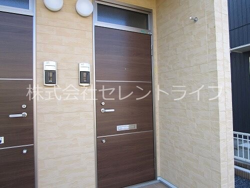 物件内観写真12　(玄関前)