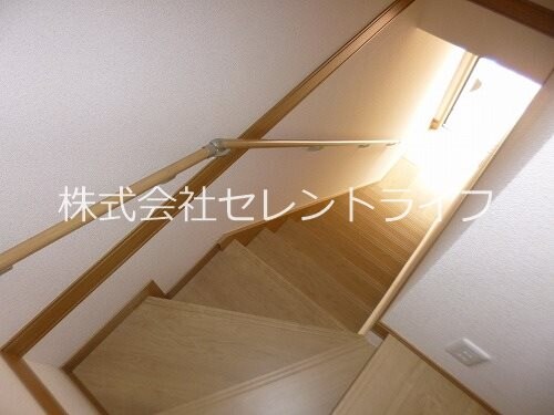 物件内観写真25　(室内階段)