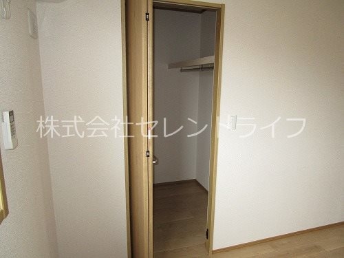 その他(洋室ウォークインクローゼット内部)