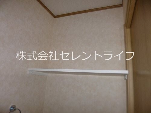 物件内観写真35　(トイレ上部棚付き)