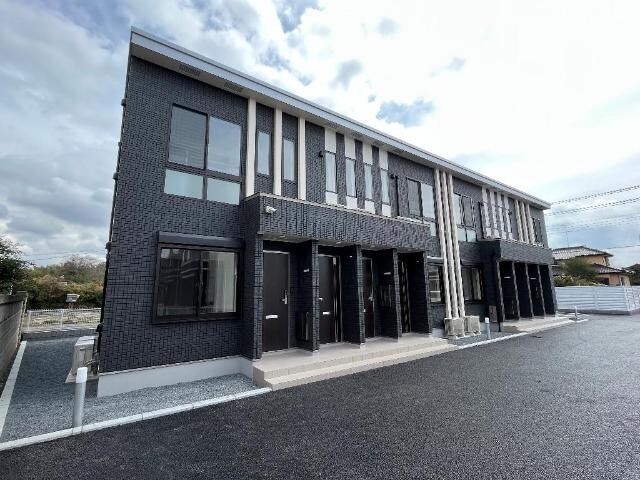 物件外観写真2　(外観写真（昼）)