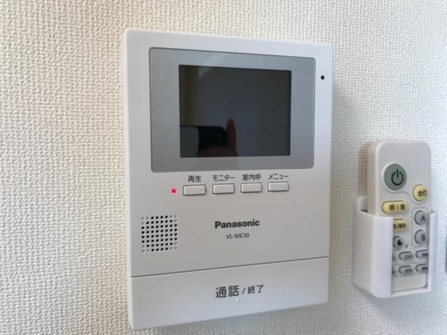 物件内観写真4　(カメラ付インターホン)