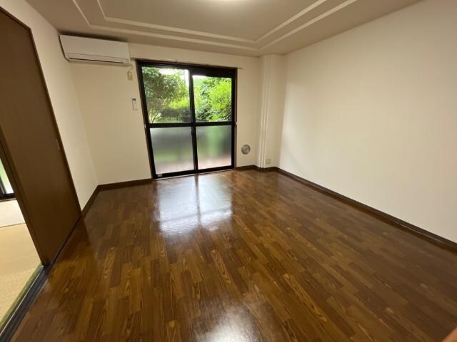 物件内観写真6　(リビング)