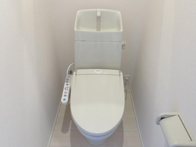 物件内観写真13　(シャワー付トイレ)