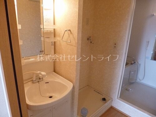 物件内観写真3　(洗面脱衣所)