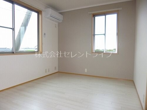 物件内観写真7　(北側洋室エアコン付き)