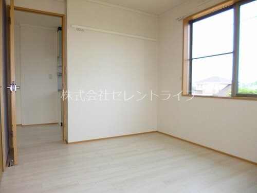 物件内観写真17　(北側洋室)