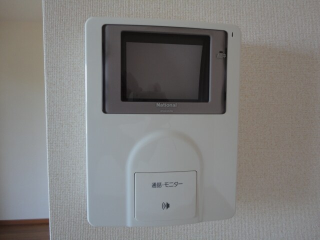 物件内観写真13　(カメラ付インターホン)