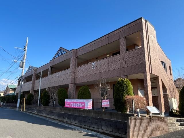 物件外観写真1　(外観写真（昼）)