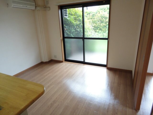 物件内観写真6　(リビング)