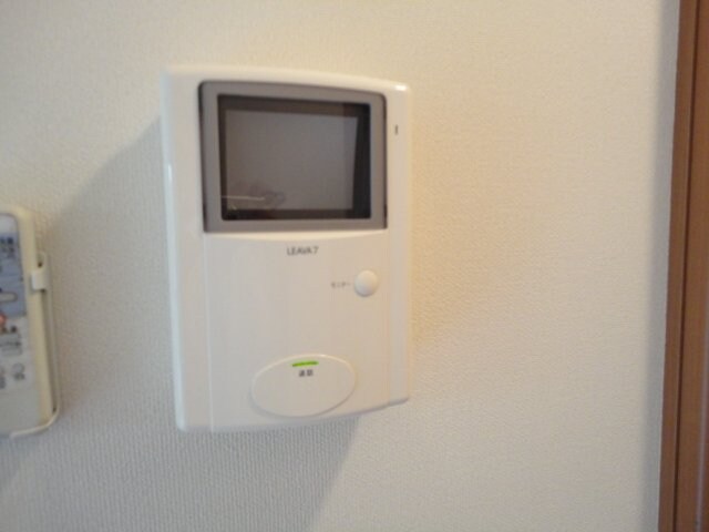 物件内観写真13　(カメラ付インターホン)