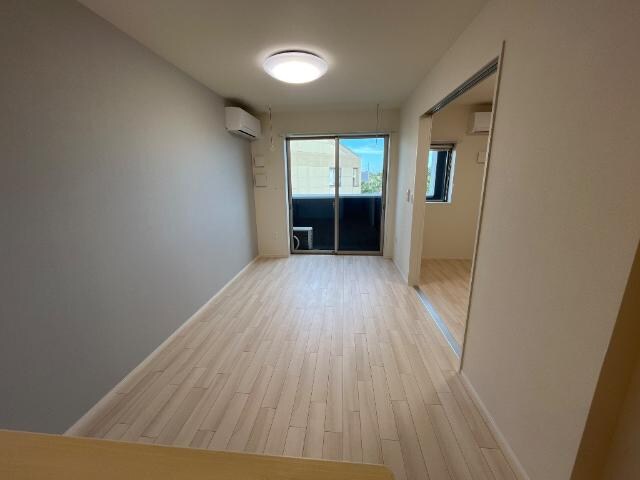 物件内観写真6　(リビング)