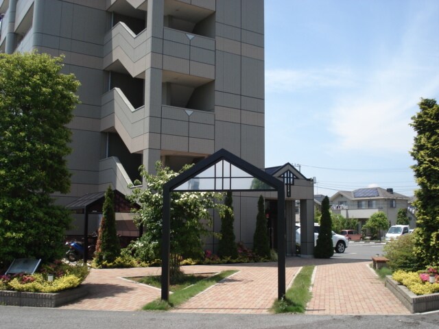 物件外観写真2　(外観写真（昼）)