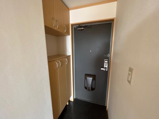 物件内観写真9　(玄関)