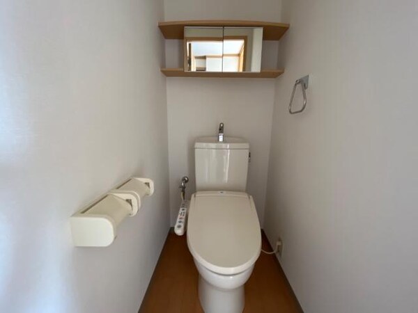 トイレ(シャワー付トイレ)