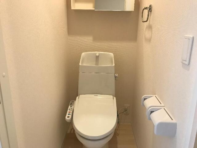 物件内観写真4　(トイレ)